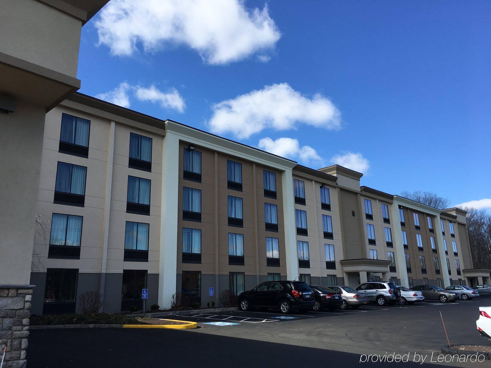 Comfort Inn & Suites Danbury-Bethel Exterior foto