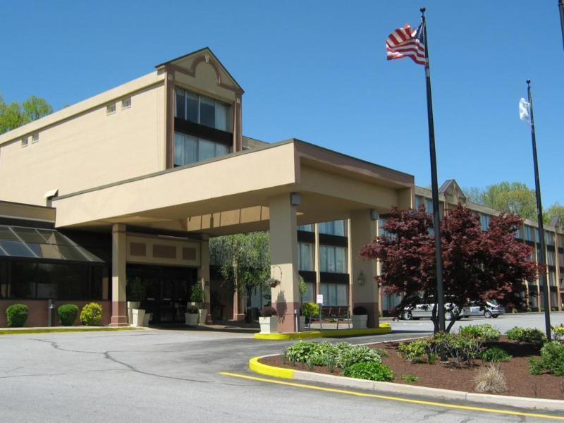 Comfort Inn & Suites Danbury-Bethel Exterior foto